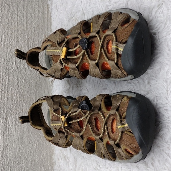 Keen Whisper Coffee Liqueur Suede Fabric Round Toe Toggle Lace Sport Sandal Shoe - Picture 2 of 16